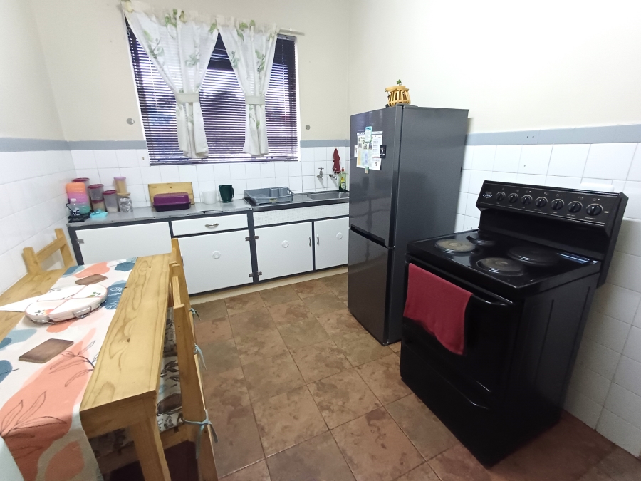 2 Bedroom Property for Sale in Uitenhage Central Eastern Cape